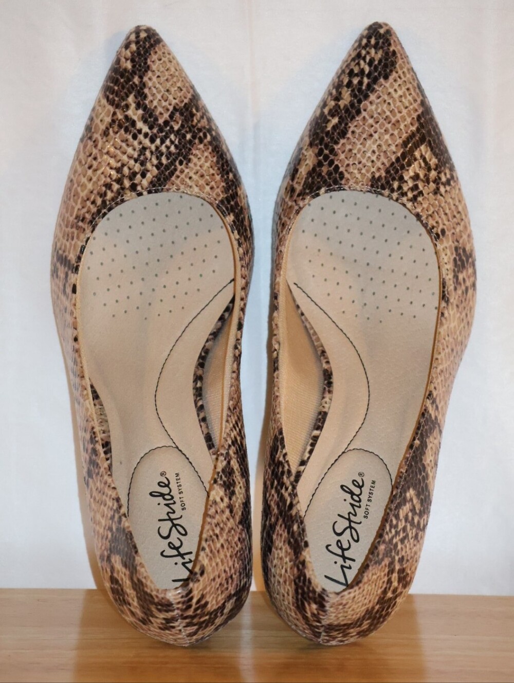 Life Stride Faux Snakeskin Pointed Toe Flex Heels in Cream and Black. - Picture 13 of 13